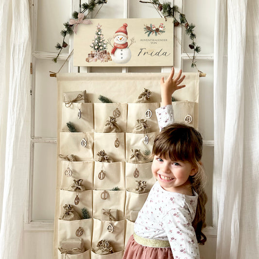 Adventskalender mit Namen Schneemann Holzschild Zahlen & Jutesäckchen Kinder Adventskalender Befüllen für Mädchen Jungen