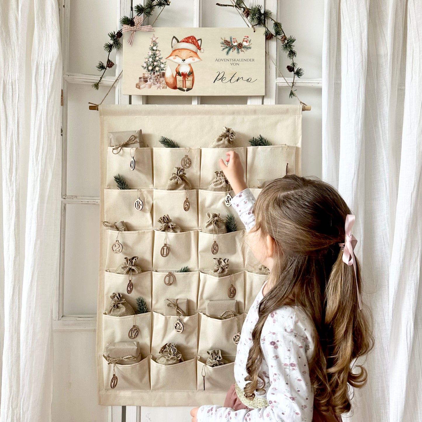 Personalisierter Adventskalender "Fuchs" mit Namen für Kinder Holzschild Zahlen & Jutesäckchen Adventskalender Befüllen für Mädchen Jungen